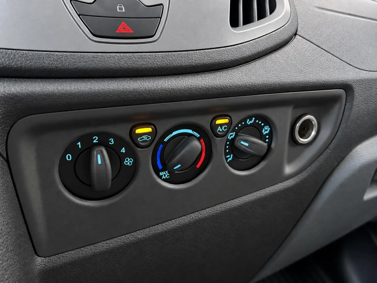 350 2.0 TDCI L3H1 Trend Open Laadbak Airco Cruise Control Trekhaak 3-zits