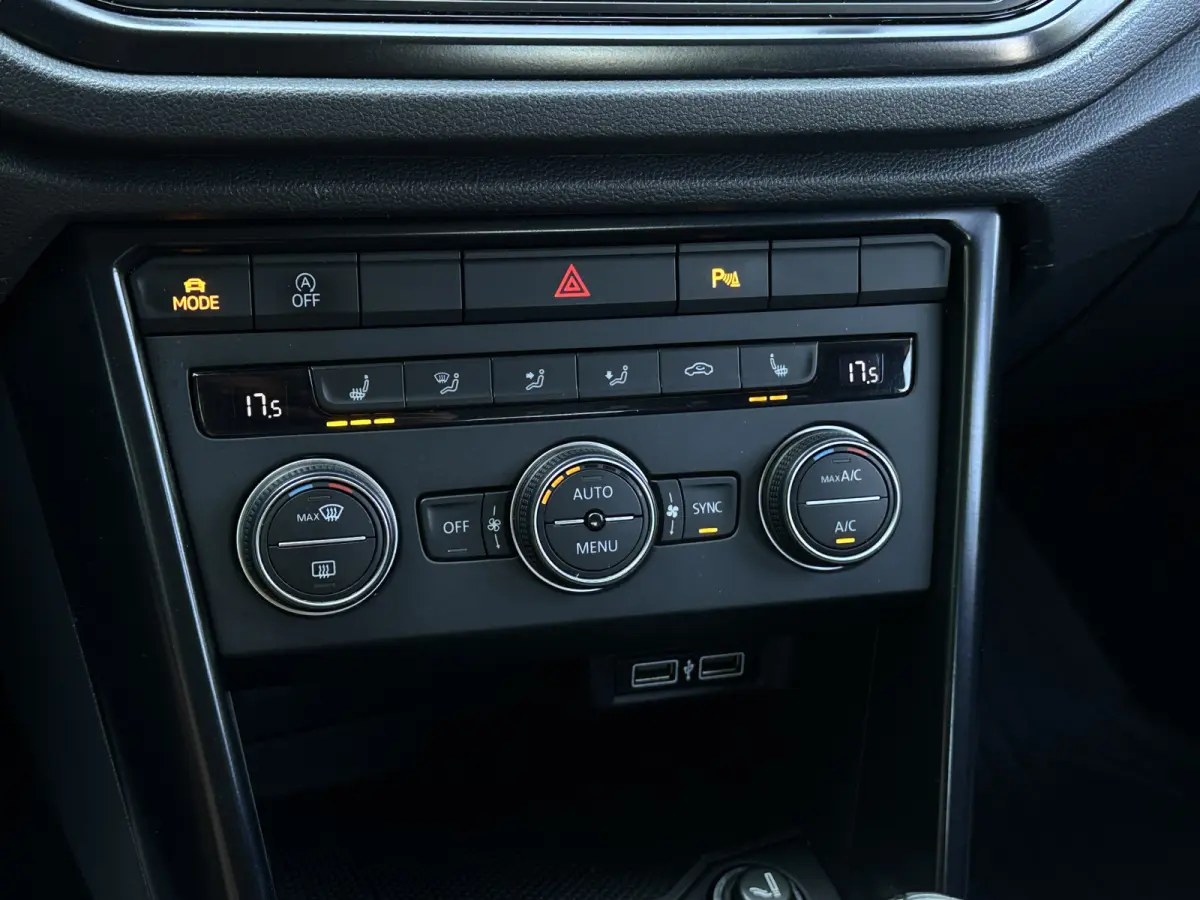 1.0 TSI 116 pk Carplay, stoelverwarming, Cruise