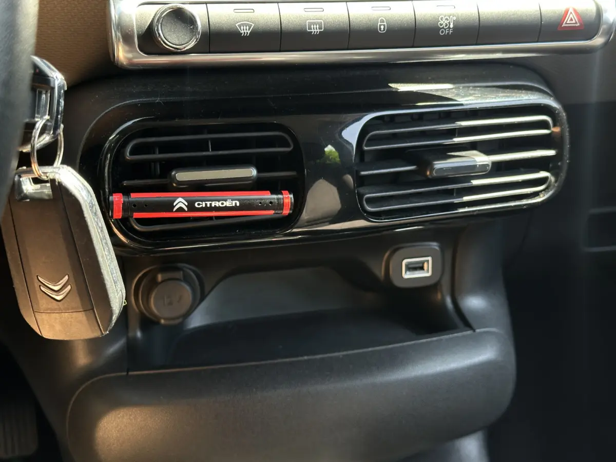 1.2 PureTech 110 pk Business Carplay, Cruise, Sensoren