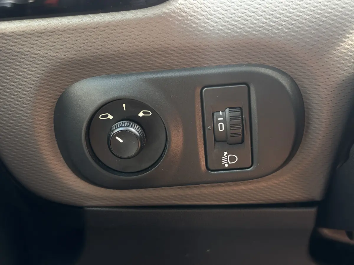 1.2 PureTech 110 pk Business Carplay, Cruise, Sensoren