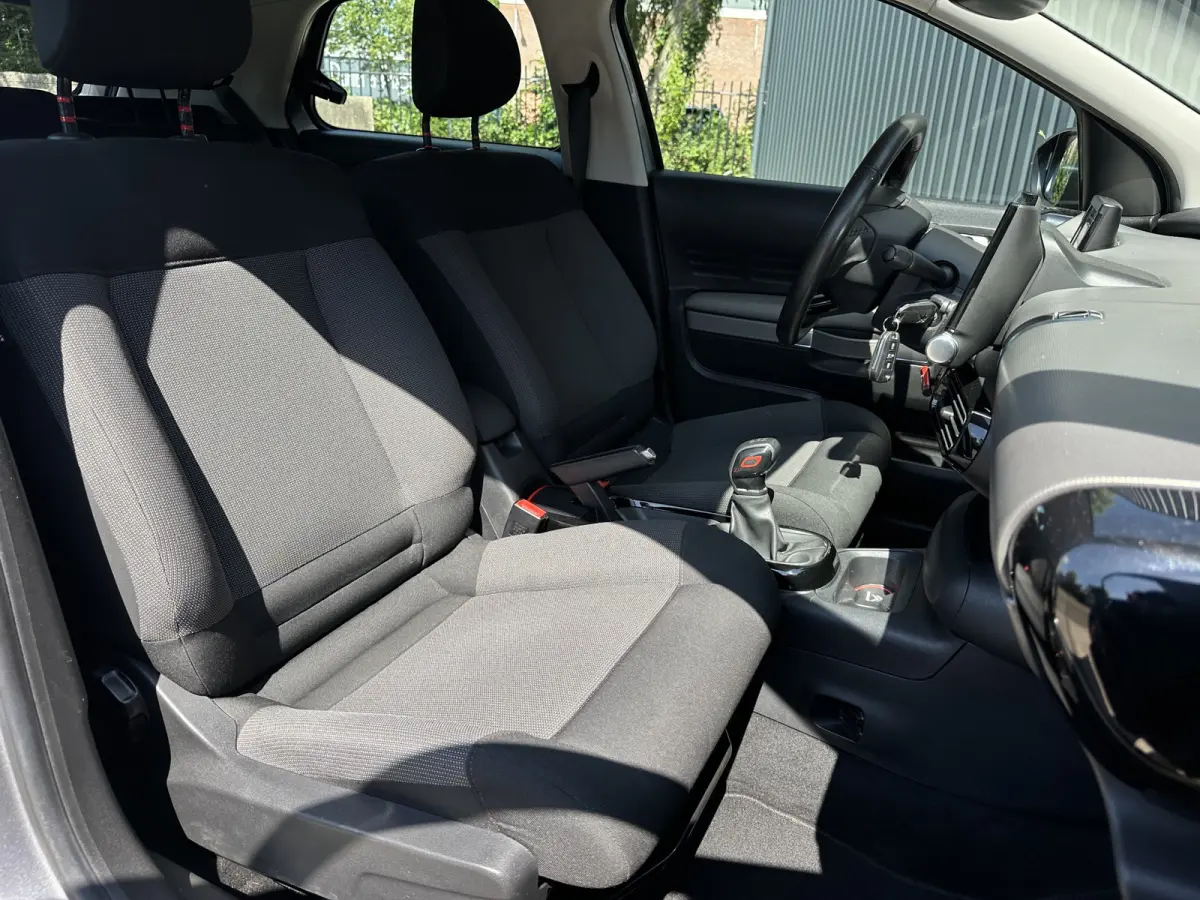 1.2 PureTech 110 pk Business Carplay, Cruise, Sensoren