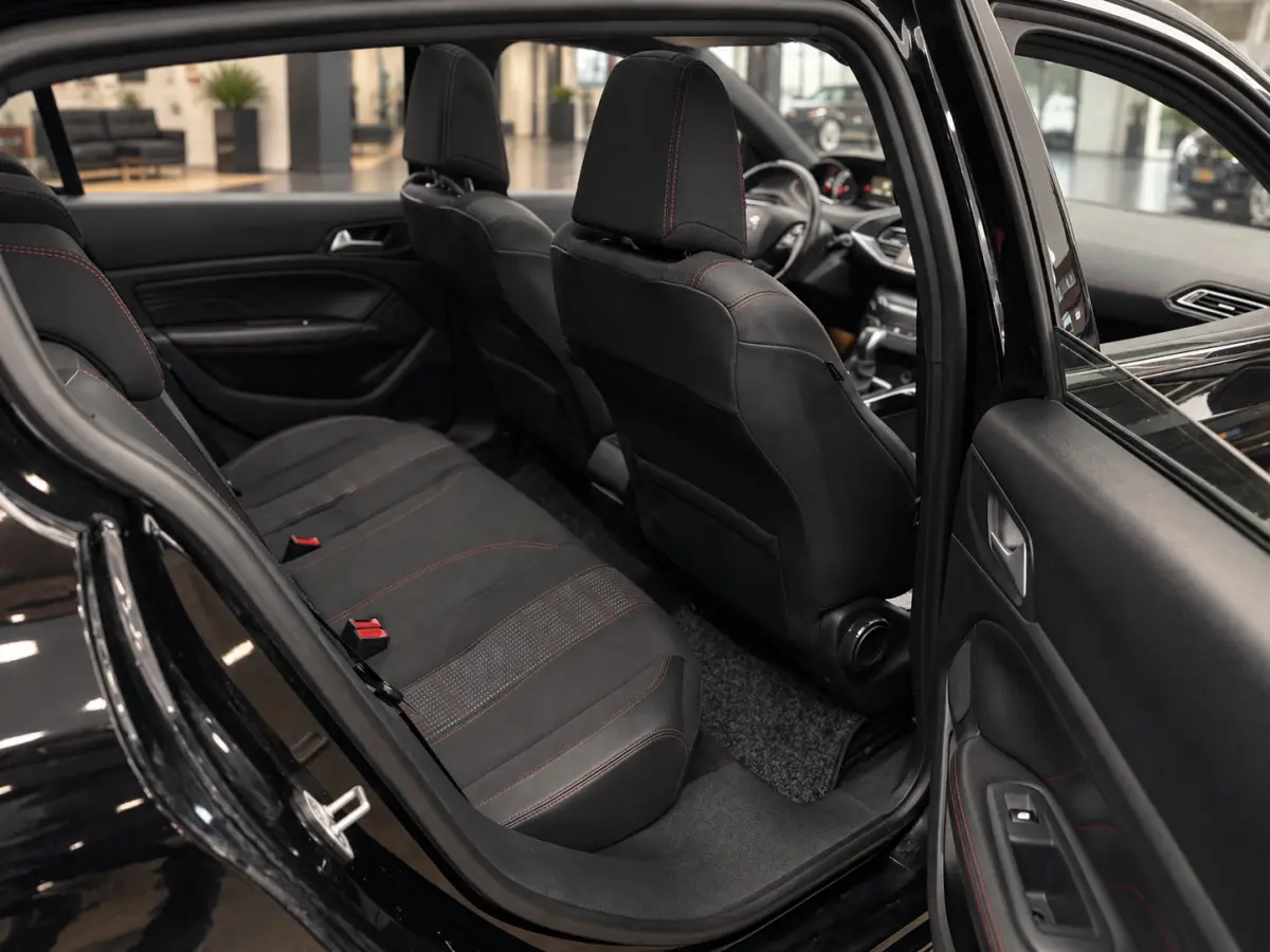 1.2 PureTech Allure GT-Line|Pano|Automaat|Trekhk|Navi|Carplay|