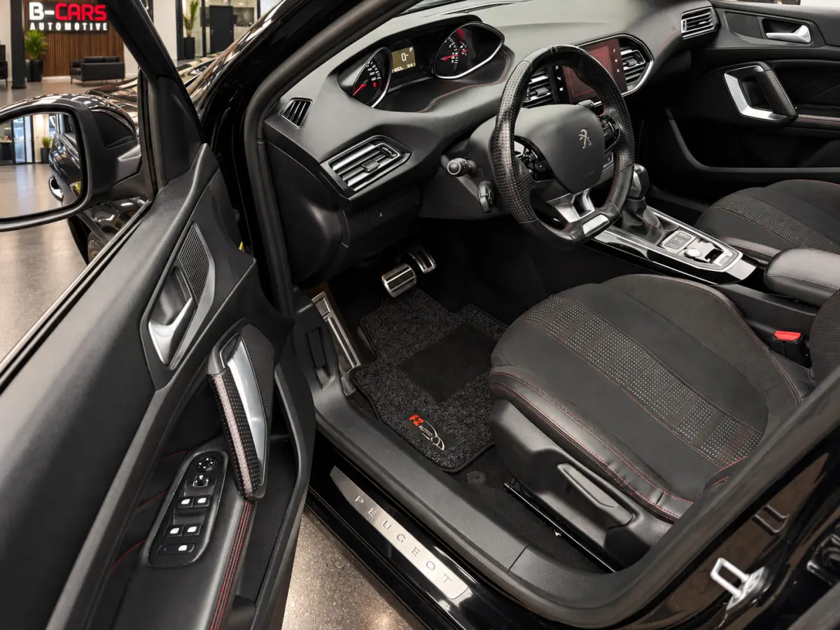 1.2 PureTech Allure GT-Line|Pano|Automaat|Trekhk|Navi|Carplay|