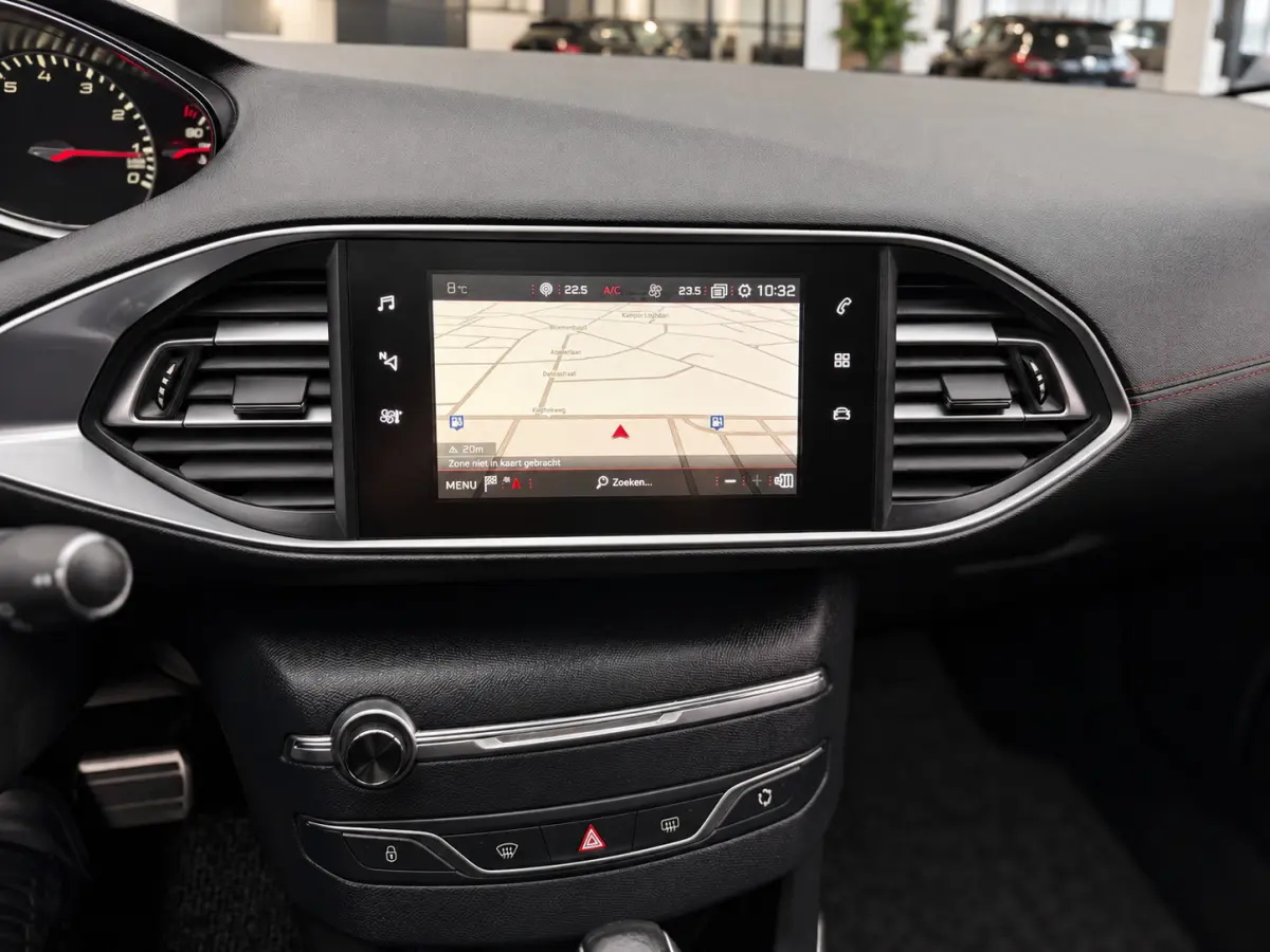 1.2 PureTech Allure GT-Line|Pano|Automaat|Trekhk|Navi|Carplay|