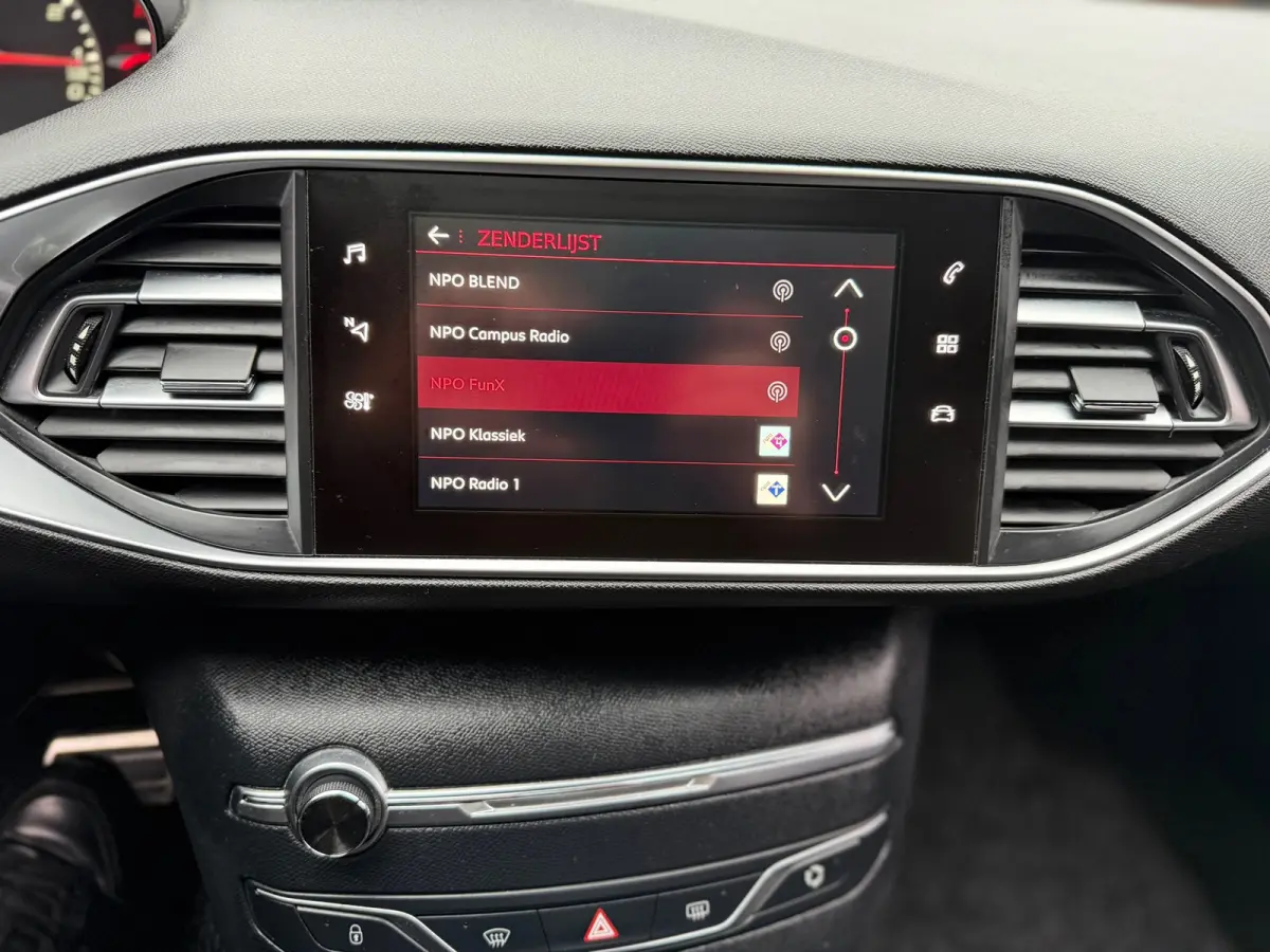 1.2 PureTech Allure GT-Line|Pano|Automaat|Trekhk|Navi|Carplay|