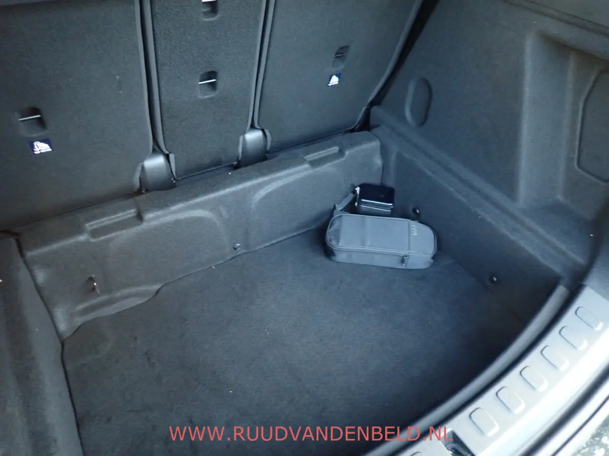 1.5 Cooper JCW-PACK / HARMON&KARDON / CARPLAY / SPORTSTOEL /