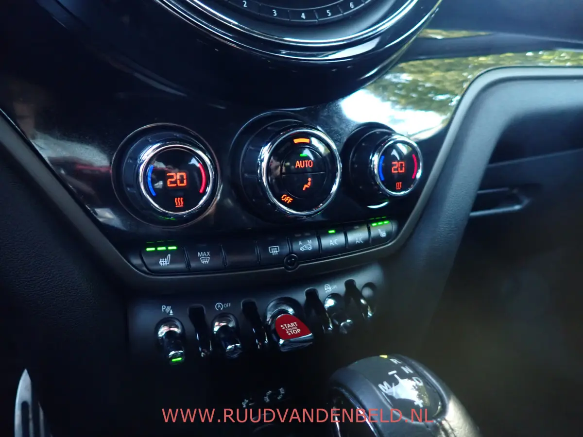 1.5 Cooper JCW-PACK / HARMON&KARDON / CARPLAY / SPORTSTOEL /