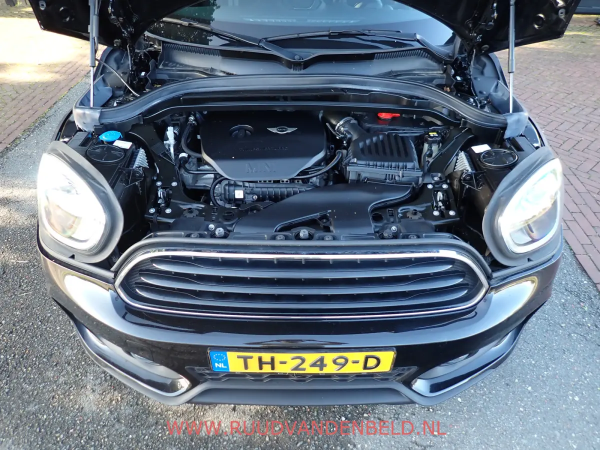 1.5 Cooper JCW-PACK / HARMON&KARDON / CARPLAY / SPORTSTOEL /