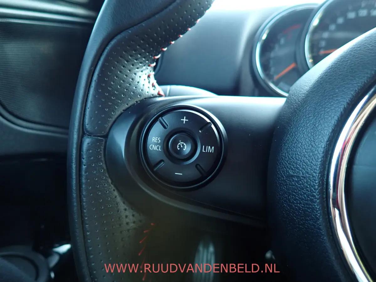 1.5 Cooper JCW-PACK / HARMON&KARDON / CARPLAY / SPORTSTOEL /