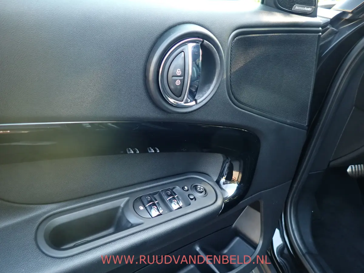 1.5 Cooper JCW-PACK / HARMON&KARDON / CARPLAY / SPORTSTOEL /