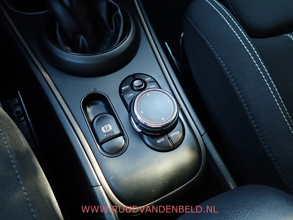 1.5 Cooper JCW-PACK / HARMON&KARDON / CARPLAY / SPORTSTOEL /