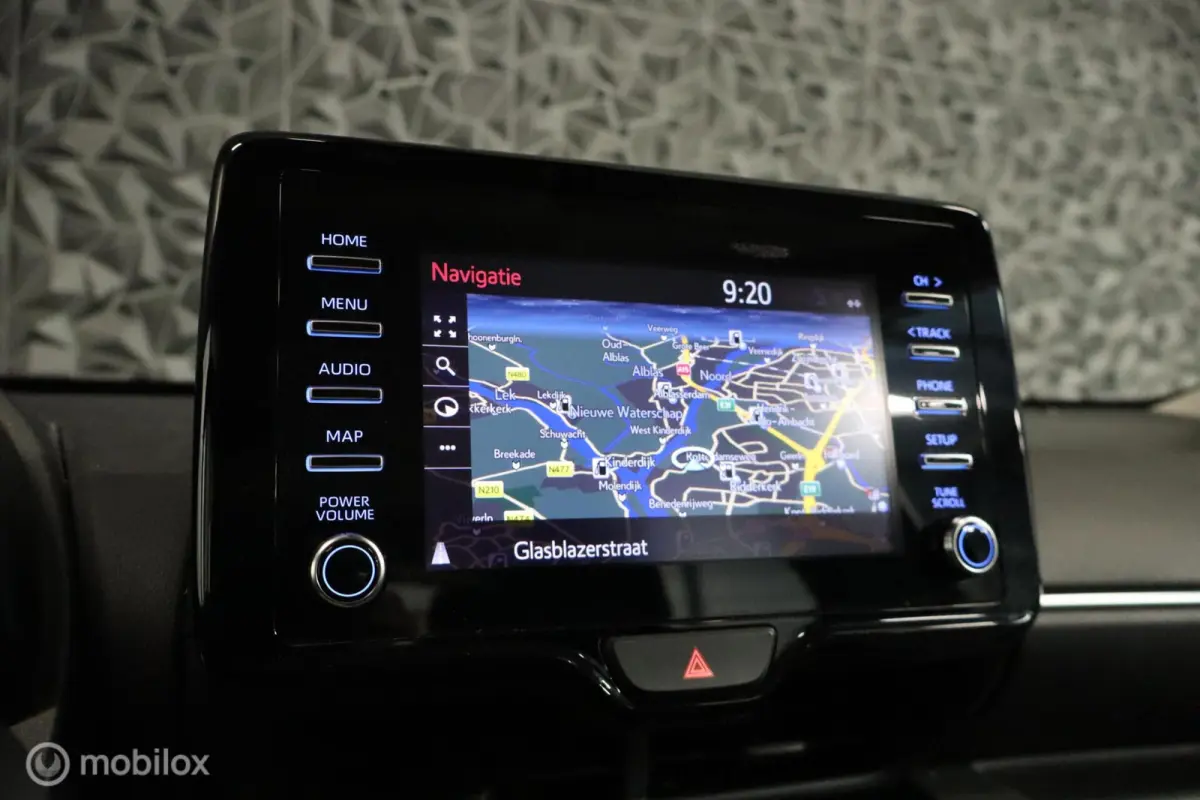 1.0 VVT-i Active | Keyless | Camera | Carplay |