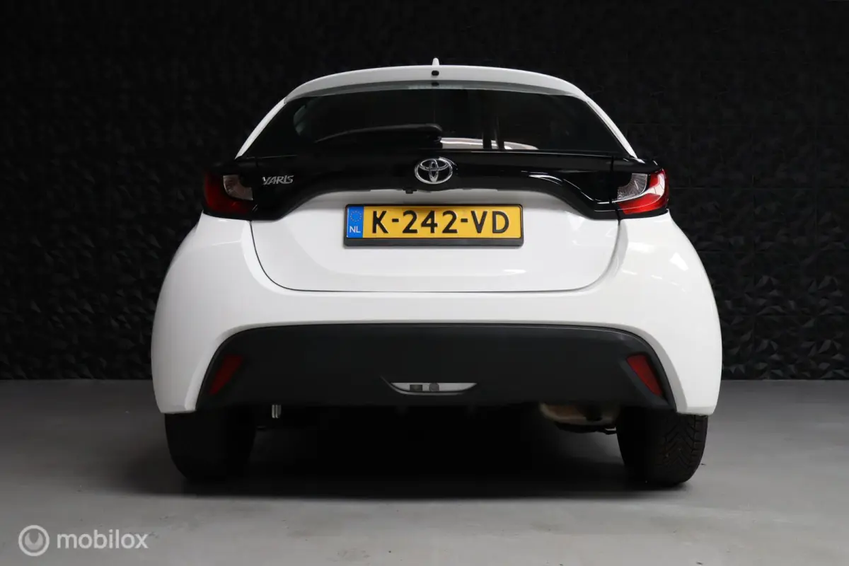 1.0 VVT-i Active | Keyless | Camera | Carplay |