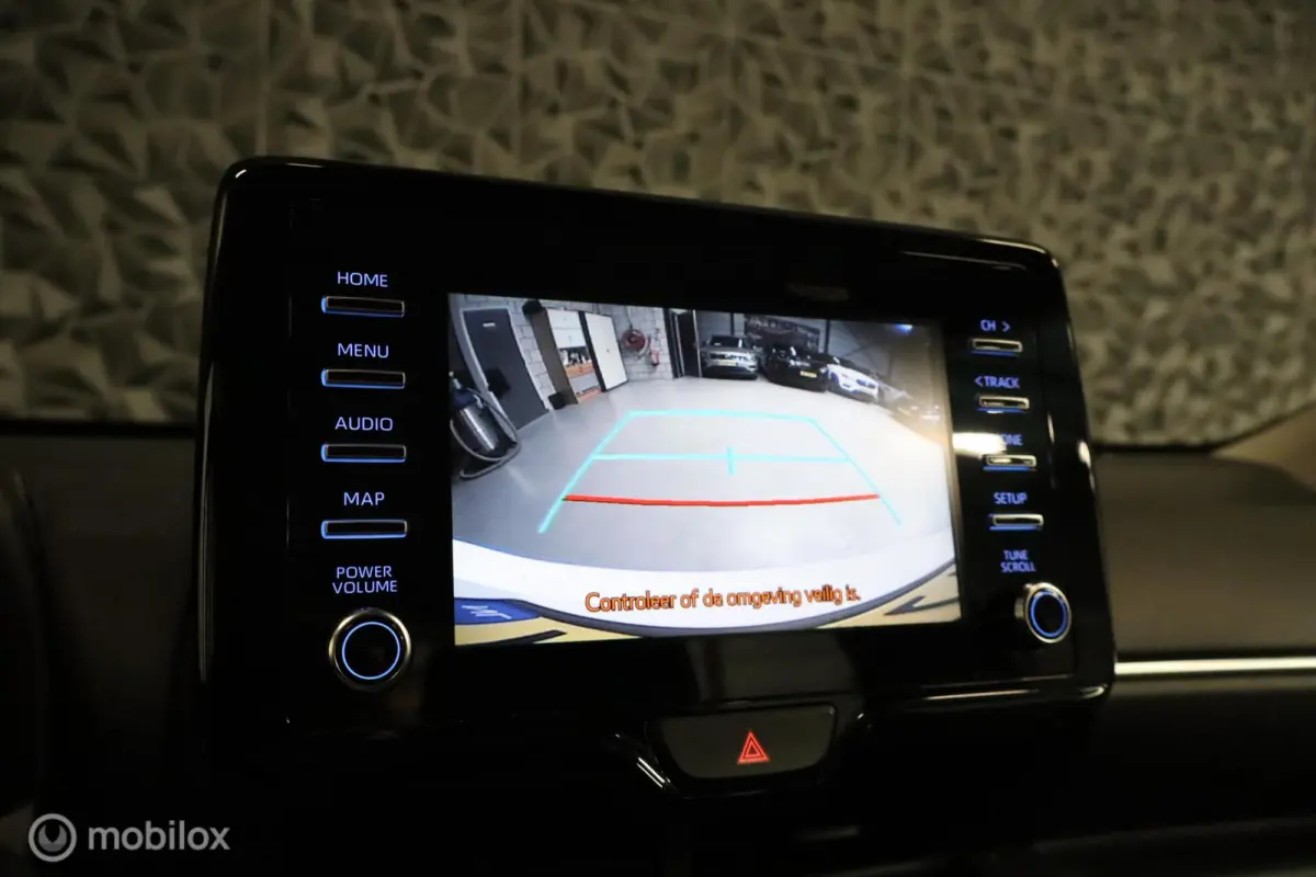 1.0 VVT-i Active | Keyless | Camera | Carplay |