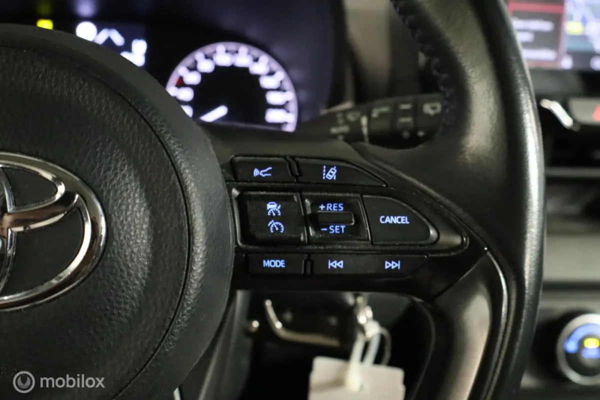 1.0 VVT-i Active | Keyless | Camera | Carplay |