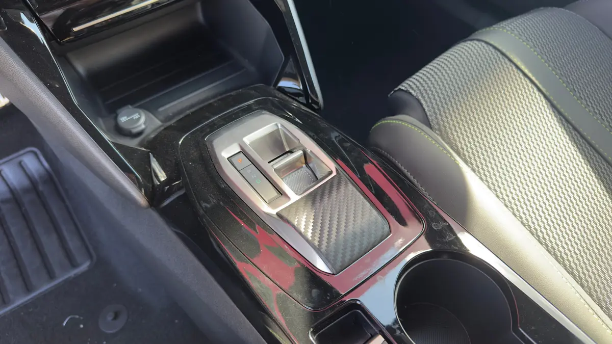 GT | Active Safety Brake met camera en radar (automatisch noodremsysteem) met Distance Alert (waarschuwing dreigende aanrijding) | Advanced Active Safety Brake met camera en radar | Climate 