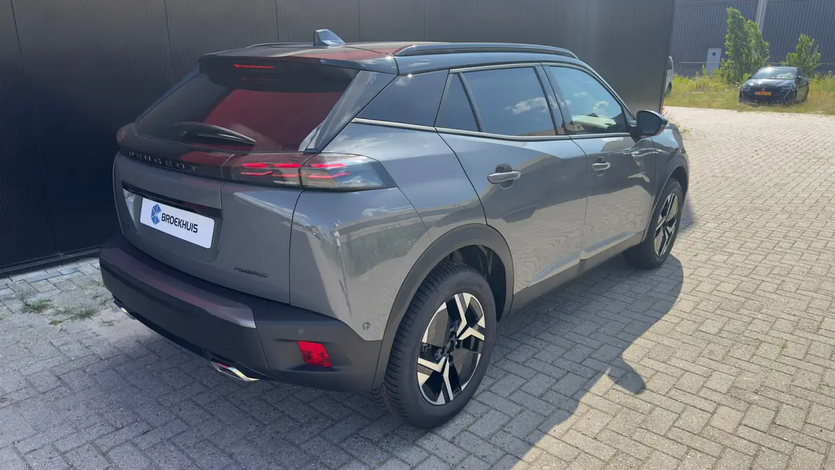 GT | Active Safety Brake met camera en radar (automatisch noodremsysteem) met Distance Alert (waarschuwing dreigende aanrijding) | Advanced Active Safety Brake met camera en radar | Climate 