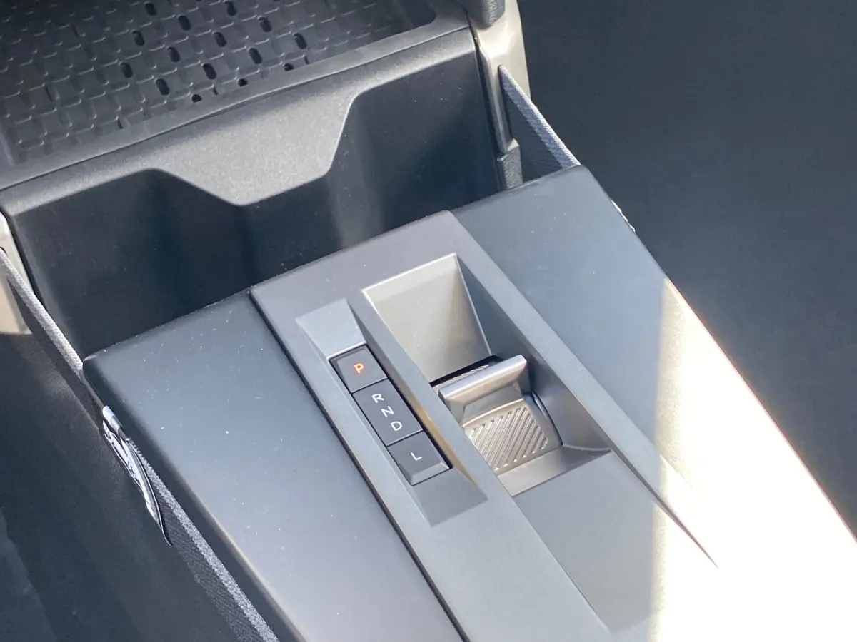 GS | 17" Lichtmetalen velgen in Zwart met 215/60 R17 banden | Achteruitrijcamera | Dode hoek waarschuwing