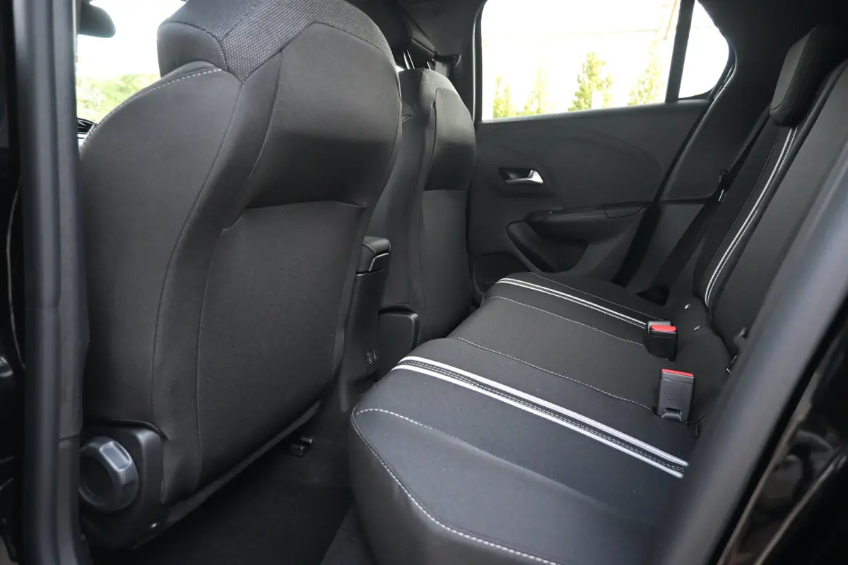 1.2 Hybrid GS | Dode hoek waarschuwing | Infotainment pakket | IntelliLux LED Matrix-verlichting, inclusief LED matrix koplampen met automatische niveauregeling, Automatisch grootlicht