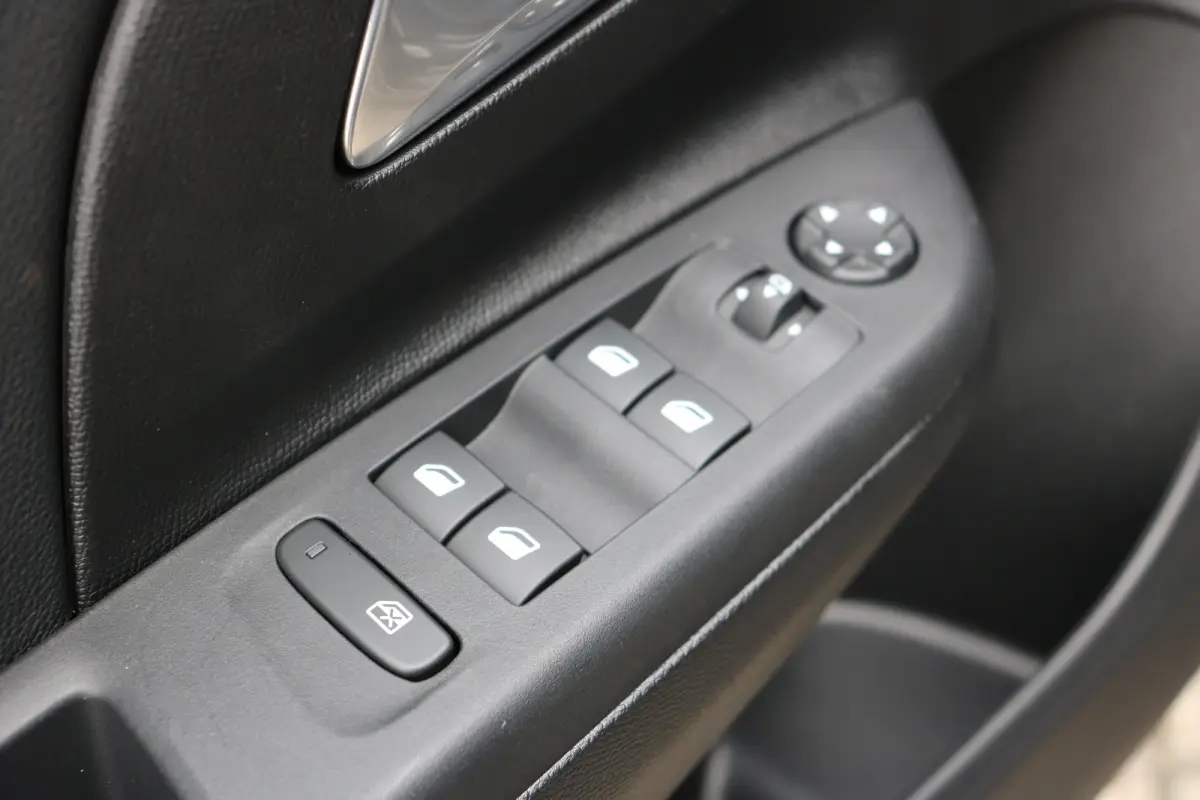GS | Dode hoek waarschuwing | Infotainment pakket | LED koplampen met LED dagrijverlichting