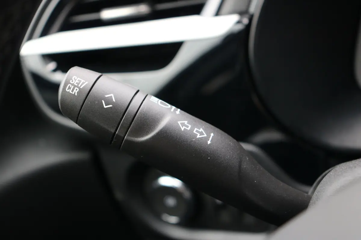 GS | Dode hoek waarschuwing | Infotainment pakket | LED koplampen met LED dagrijverlichting