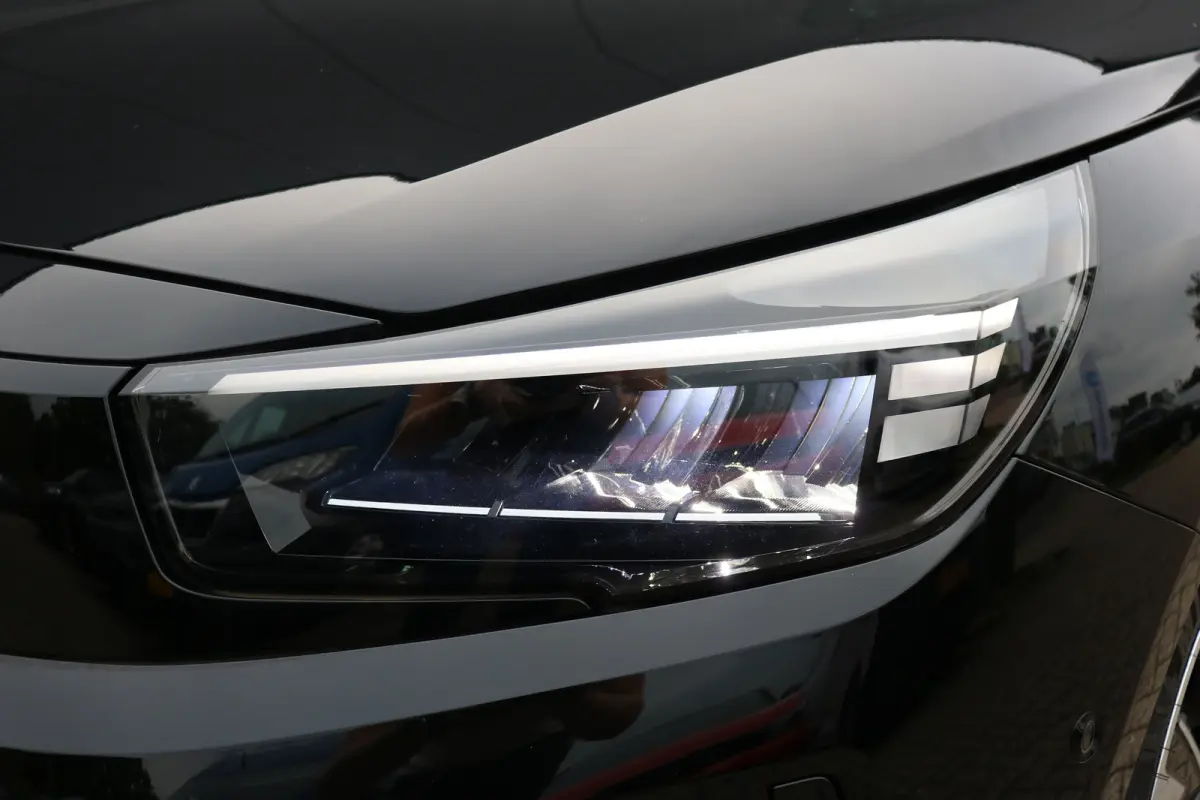 GS | Dode hoek waarschuwing | Infotainment pakket | LED koplampen met LED dagrijverlichting