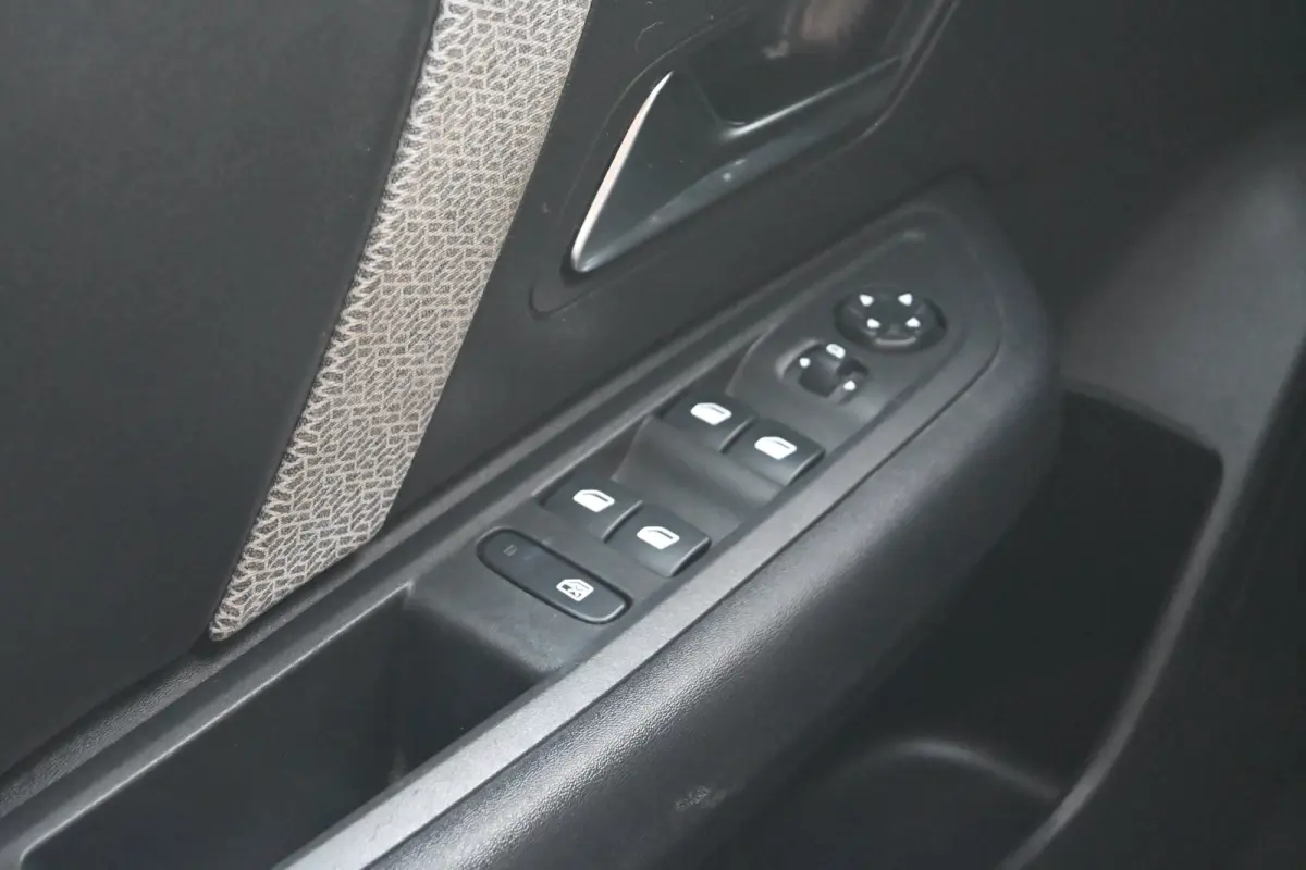 You 50 kWh 3 Fase | Incl. Zomerset | Navigatie by App | Achteruitrijcamera | Cruise Control | Comfortstoelen | 1e Eigenaar | Dealeronderhouden | !!