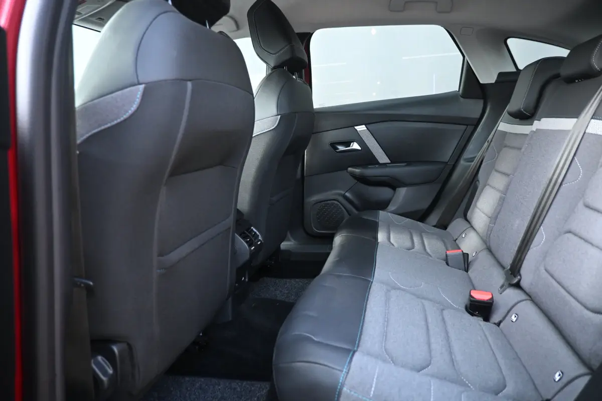 You 50 kWh 3 Fase | Incl. Zomerset | Navigatie by App | Achteruitrijcamera | Cruise Control | Comfortstoelen | 1e Eigenaar | Dealeronderhouden | !!