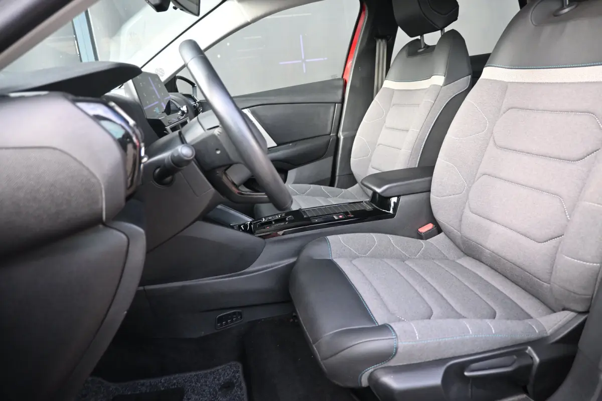 You 50 kWh 3 Fase | Incl. Zomerset | Navigatie by App | Achteruitrijcamera | Cruise Control | Comfortstoelen | 1e Eigenaar | Dealeronderhouden | !!
