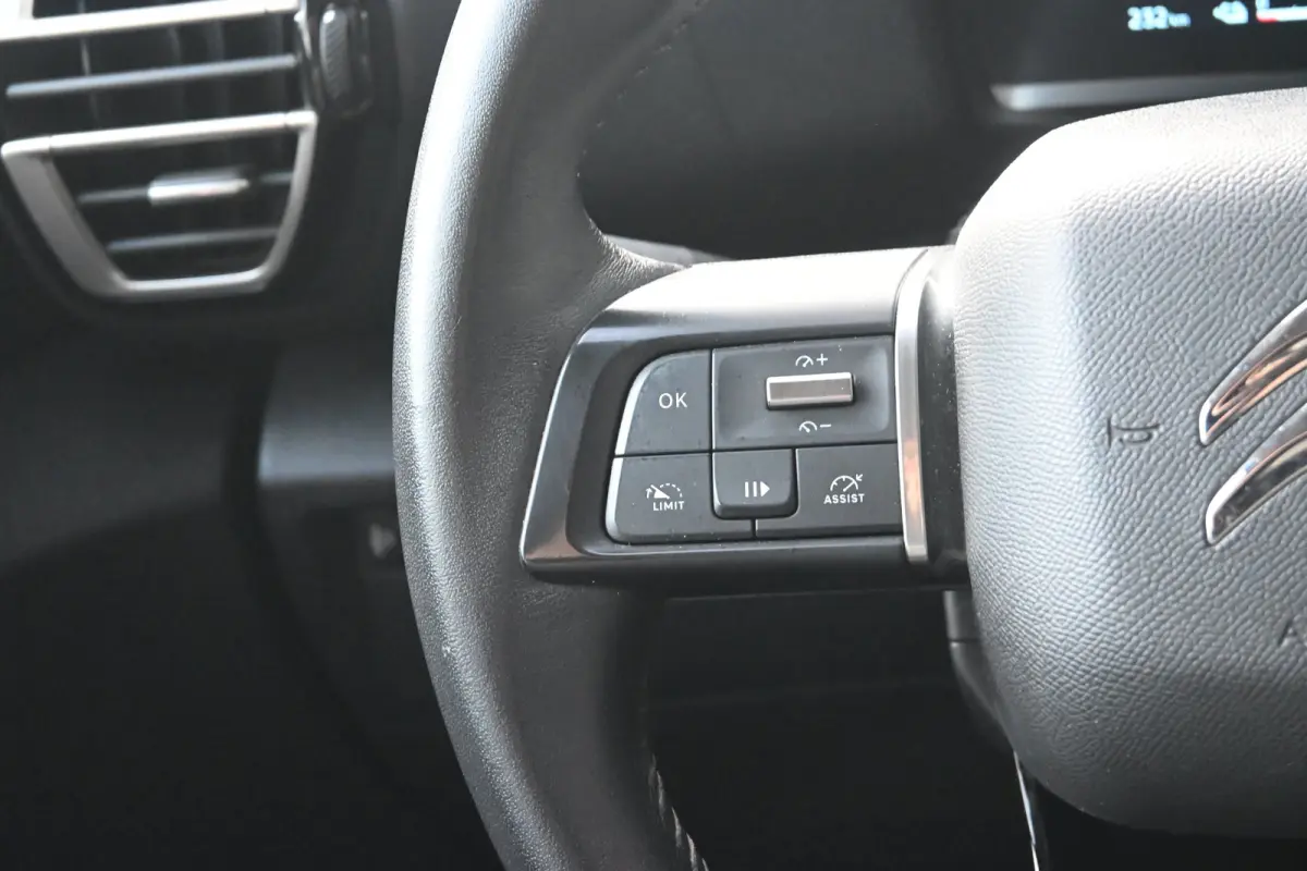 You 50 kWh 3 Fase | Incl. Zomerset | Navigatie by App | Achteruitrijcamera | Cruise Control | Comfortstoelen | 1e Eigenaar | Dealeronderhouden | !!