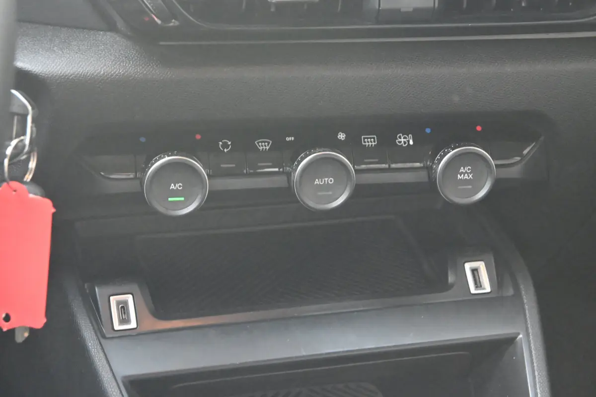 You 50 kWh 3 Fase | Incl. Zomerset | Navigatie by App | Achteruitrijcamera | Cruise Control | Comfortstoelen | 1e Eigenaar | Dealeronderhouden | !!