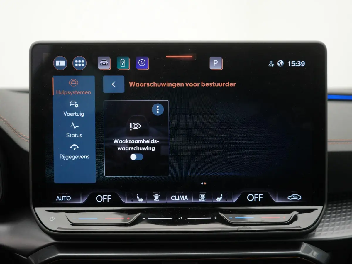 1.5 TSI e-Hybrid VZ Performance AUTOMAAT | PANORAMADAK | WEGKLAPBARE TREKHAAK | ADAPTIEVE CRUISE | SFEERVERLICHTING | ELEKTRISCHE STOEL | 272 PK | STOEL & STUURVERWARMING | CAMERA | NAVIGATI