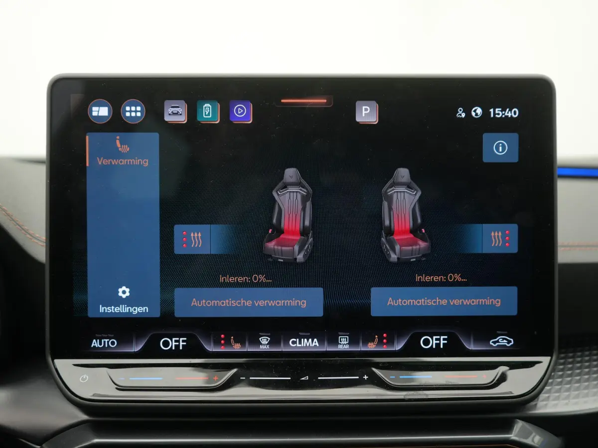 1.5 TSI e-Hybrid VZ Performance AUTOMAAT | PANORAMADAK | WEGKLAPBARE TREKHAAK | ADAPTIEVE CRUISE | SFEERVERLICHTING | ELEKTRISCHE STOEL | 272 PK | STOEL & STUURVERWARMING | CAMERA | NAVIGATI