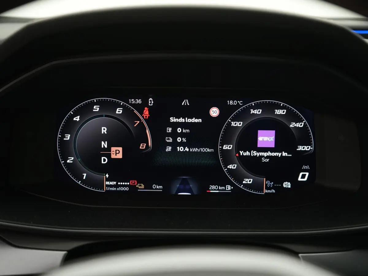 1.5 TSI e-Hybrid VZ Performance AUTOMAAT | PANORAMADAK | WEGKLAPBARE TREKHAAK | ADAPTIEVE CRUISE | SFEERVERLICHTING | ELEKTRISCHE STOEL | 272 PK | STOEL & STUURVERWARMING | CAMERA | NAVIGATI