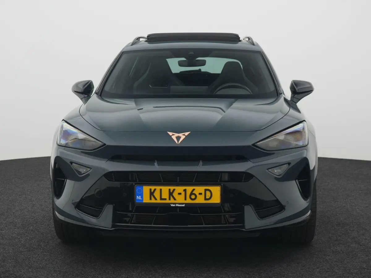 1.5 TSI e-Hybrid VZ Performance AUTOMAAT | PANORAMADAK | WEGKLAPBARE TREKHAAK | ADAPTIEVE CRUISE | SFEERVERLICHTING | ELEKTRISCHE STOEL | 272 PK | STOEL & STUURVERWARMING | CAMERA | NAVIGATI