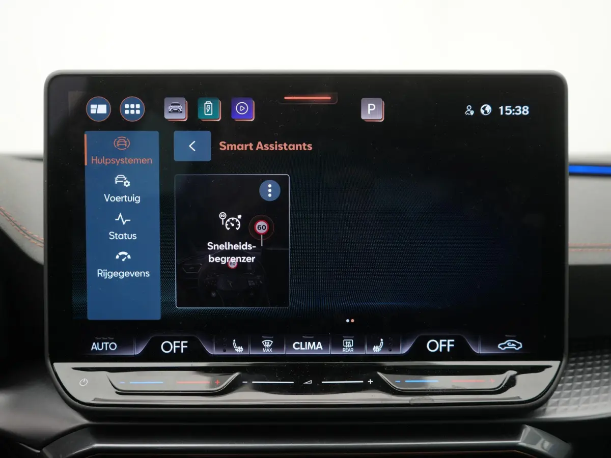 1.5 TSI e-Hybrid VZ Performance AUTOMAAT | PANORAMADAK | WEGKLAPBARE TREKHAAK | ADAPTIEVE CRUISE | SFEERVERLICHTING | ELEKTRISCHE STOEL | 272 PK | STOEL & STUURVERWARMING | CAMERA | NAVIGATI