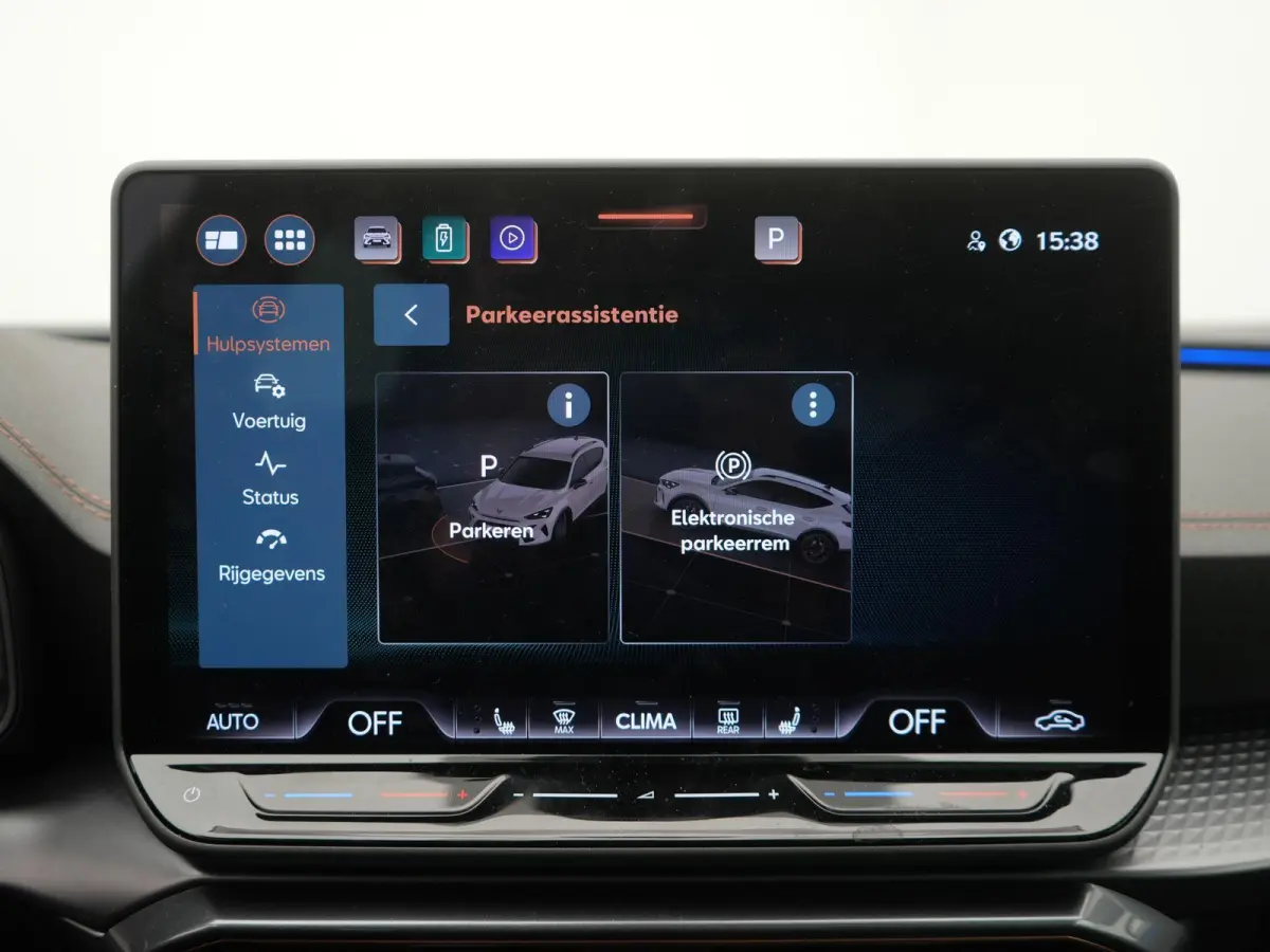 1.5 TSI e-Hybrid VZ Performance AUTOMAAT | PANORAMADAK | WEGKLAPBARE TREKHAAK | ADAPTIEVE CRUISE | SFEERVERLICHTING | ELEKTRISCHE STOEL | 272 PK | STOEL & STUURVERWARMING | CAMERA | NAVIGATI