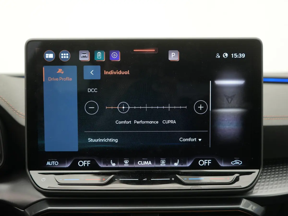 1.5 TSI e-Hybrid VZ Performance AUTOMAAT | PANORAMADAK | WEGKLAPBARE TREKHAAK | ADAPTIEVE CRUISE | SFEERVERLICHTING | ELEKTRISCHE STOEL | 272 PK | STOEL & STUURVERWARMING | CAMERA | NAVIGATI