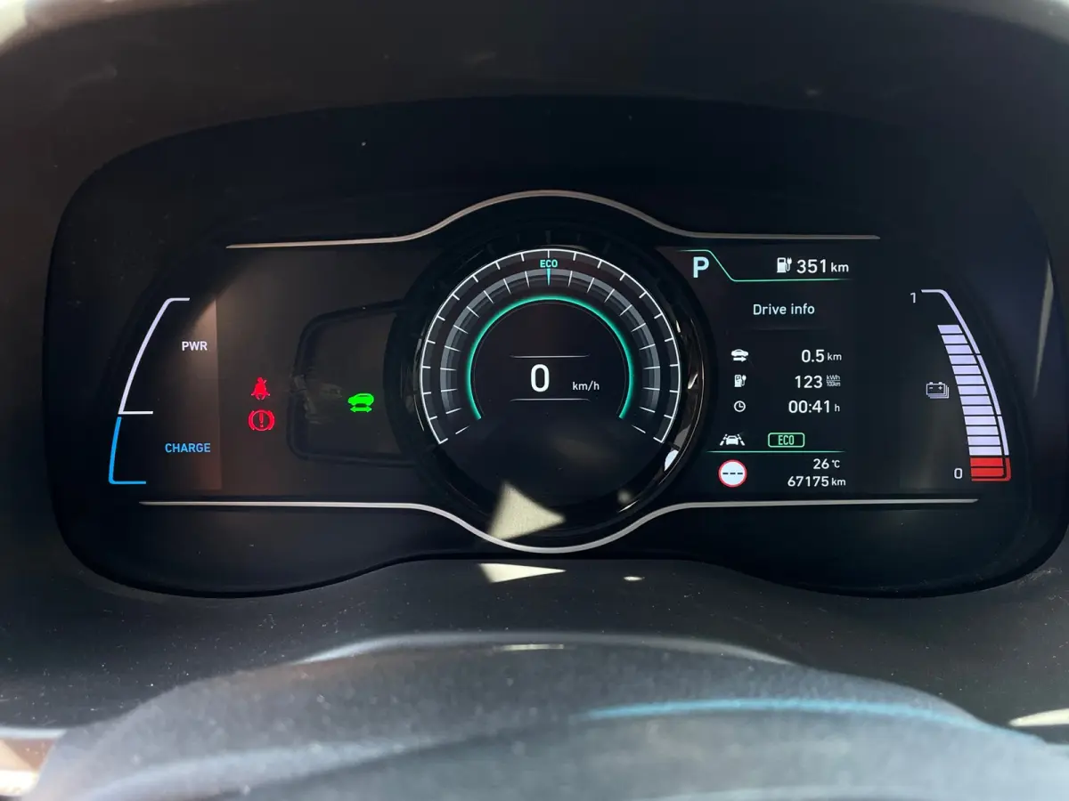EV Premium 64 kWh WARMTEPOMP SOH96% ORG NL|CAMERA|MEMORYSEAT|BLINDSPOT|STOEL+STUURVRM|LEER|LANE.ASSIST|ADAPT.CRUISE|