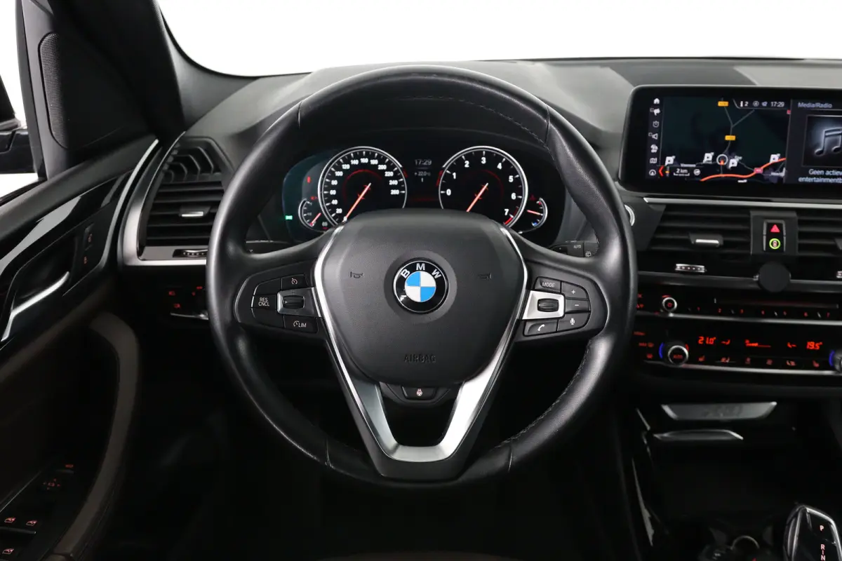 sDrive20i Launch Edition High Executive | Dealer Onderhouden! | Open Dak | Leder | Stuur/Stoelverwamring | LED | Camera | HUD | Clima | Navi | Cruis Control | 20 Inch LMV