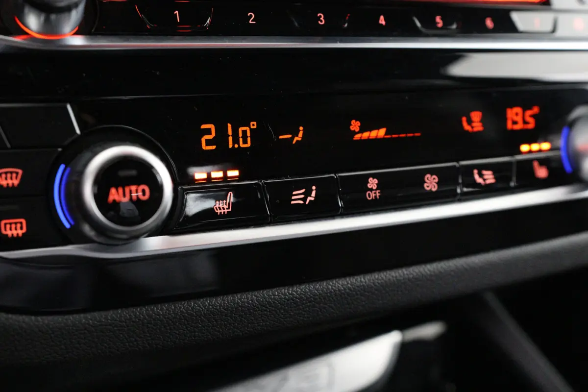 sDrive20i Launch Edition High Executive | Dealer Onderhouden! | Open Dak | Leder | Stuur/Stoelverwamring | LED | Camera | HUD | Clima | Navi | Cruis Control | 20 Inch LMV