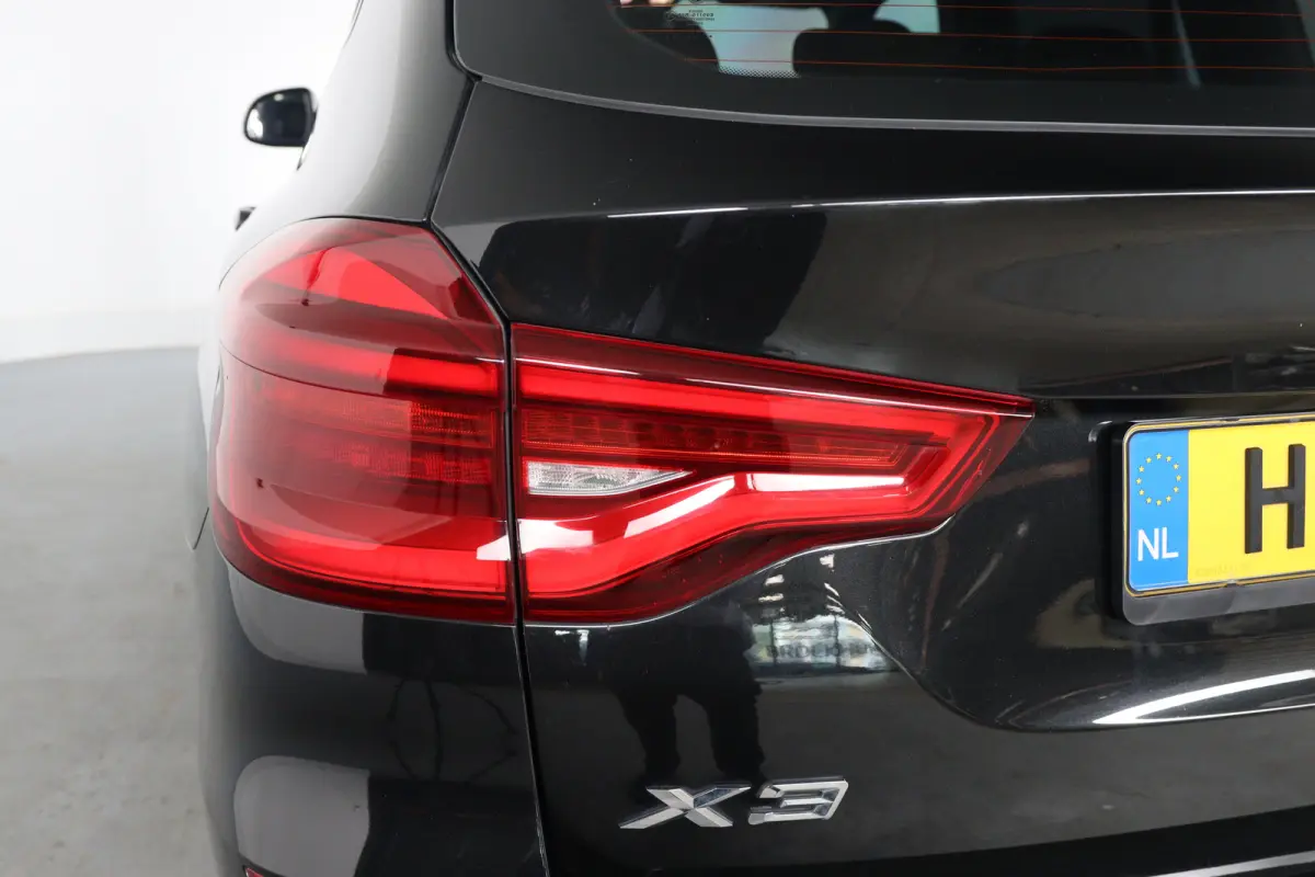 sDrive20i Launch Edition High Executive | Dealer Onderhouden! | Open Dak | Leder | Stuur/Stoelverwamring | LED | Camera | HUD | Clima | Navi | Cruis Control | 20 Inch LMV