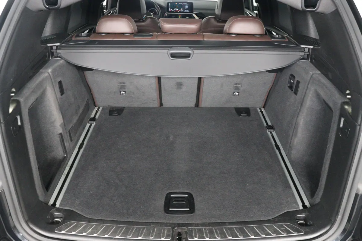 sDrive20i Launch Edition High Executive | Dealer Onderhouden! | Open Dak | Leder | Stuur/Stoelverwamring | LED | Camera | HUD | Clima | Navi | Cruis Control | 20 Inch LMV