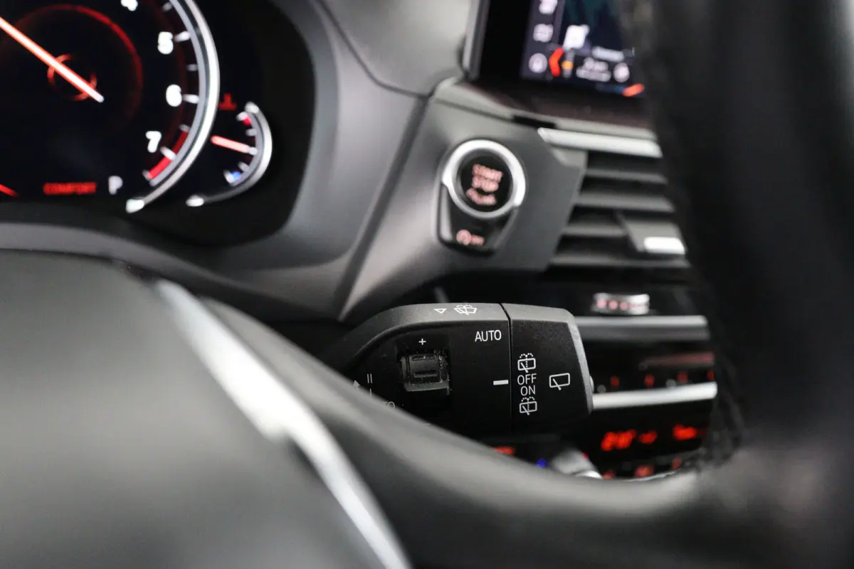 sDrive20i Launch Edition High Executive | Dealer Onderhouden! | Open Dak | Leder | Stuur/Stoelverwamring | LED | Camera | HUD | Clima | Navi | Cruis Control | 20 Inch LMV