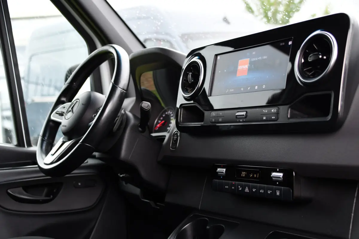 319 V6 3.0 CDI L2H1 RWD AMG Edition Camera, Cruise, Carplay, LED, 10,5'' Mbux, 3500kg Trekhaak, Standkachel, Multimedia, Stoelverwarming, Automaat, Uniek!