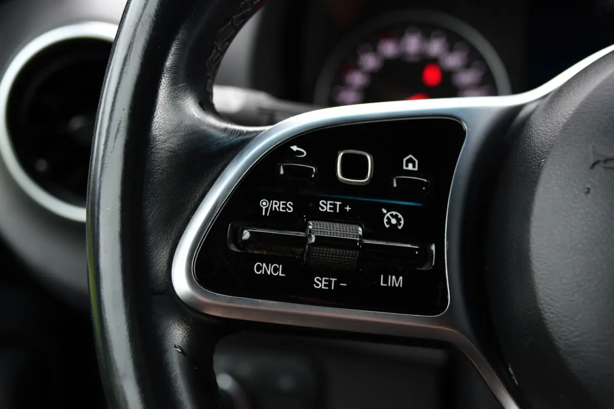 319 V6 3.0 CDI L2H1 RWD AMG Edition Camera, Cruise, Carplay, LED, 10,5'' Mbux, 3500kg Trekhaak, Standkachel, Multimedia, Stoelverwarming, Automaat, Uniek!