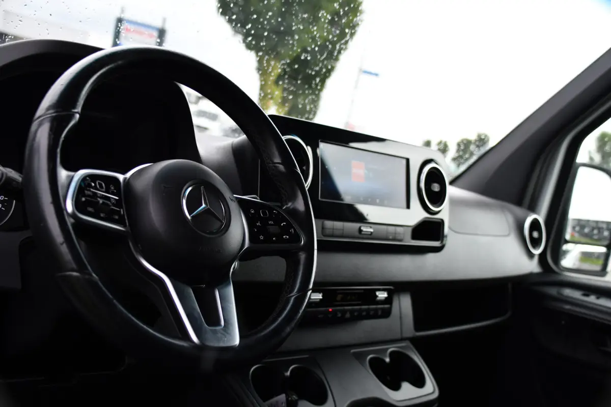 319 V6 3.0 CDI L2H1 RWD AMG Edition Camera, Cruise, Carplay, LED, 10,5'' Mbux, 3500kg Trekhaak, Standkachel, Multimedia, Stoelverwarming, Automaat, Uniek!