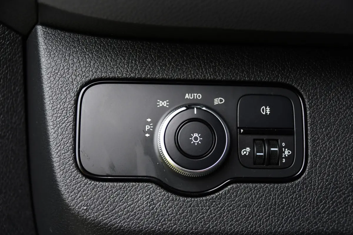 319 V6 3.0 CDI L2H1 RWD AMG Edition Camera, Cruise, Carplay, LED, 10,5'' Mbux, 3500kg Trekhaak, Standkachel, Multimedia, Stoelverwarming, Automaat, Uniek!