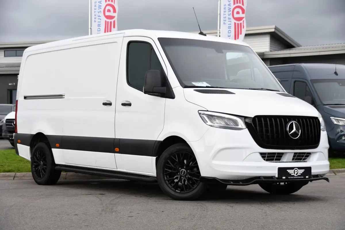 319 V6 3.0 CDI L2H1 RWD AMG Edition Camera, Cruise, Carplay, LED, 10,5'' Mbux, 3500kg Trekhaak, Standkachel, Multimedia, Stoelverwarming, Automaat, Uniek!