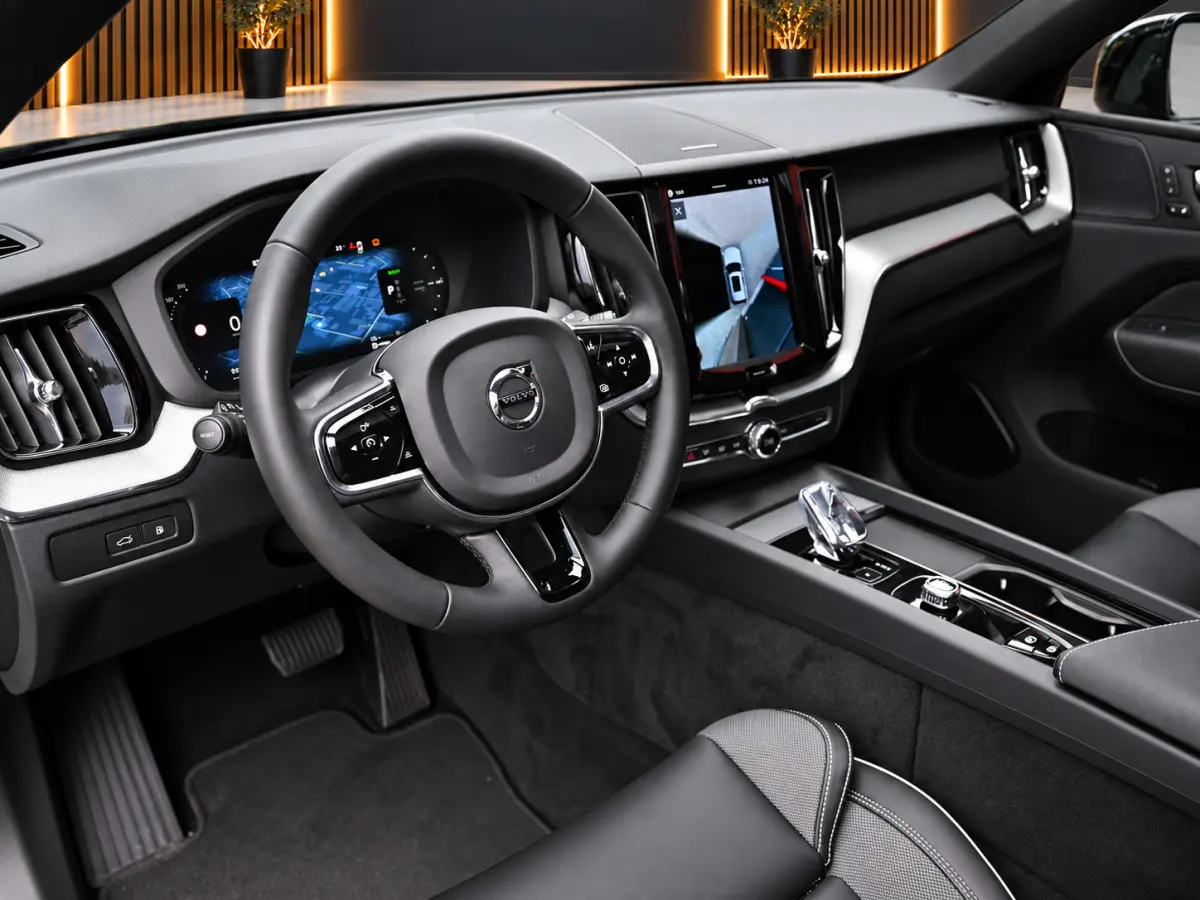 2.0 T6 R-Design AWD 398PK Long Range | Pano | Orrefors | 360 | Harmon Kardon | Keyless | ACC | Stoelverwarming voor+achter | Memory | Leder | Carplay | Trekhaak | Stuurwielverwarming | Digit